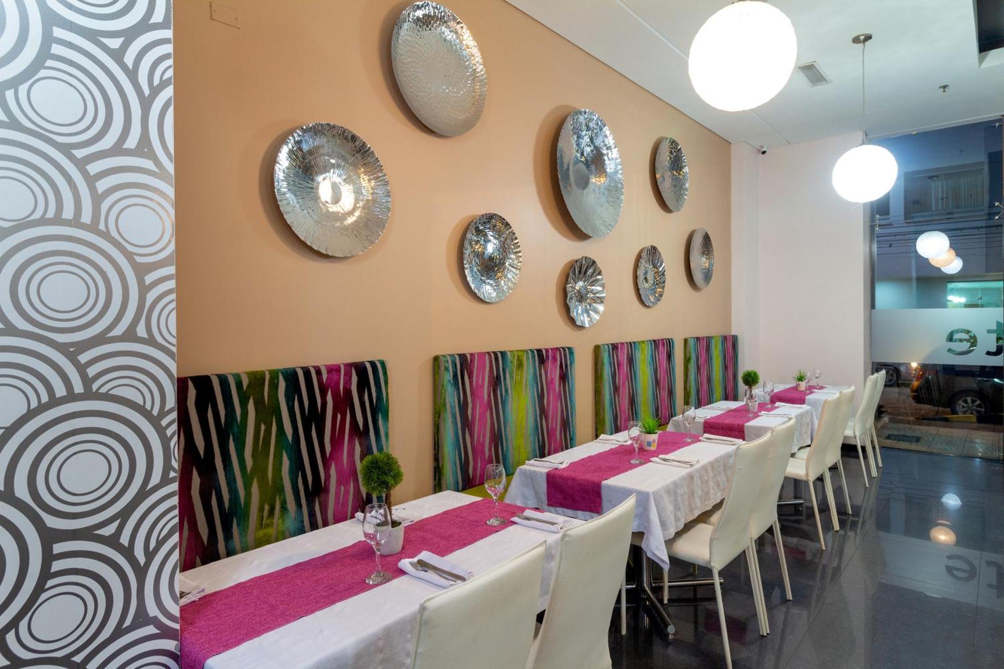 Hotel Baroca Monteria Bagian luar foto