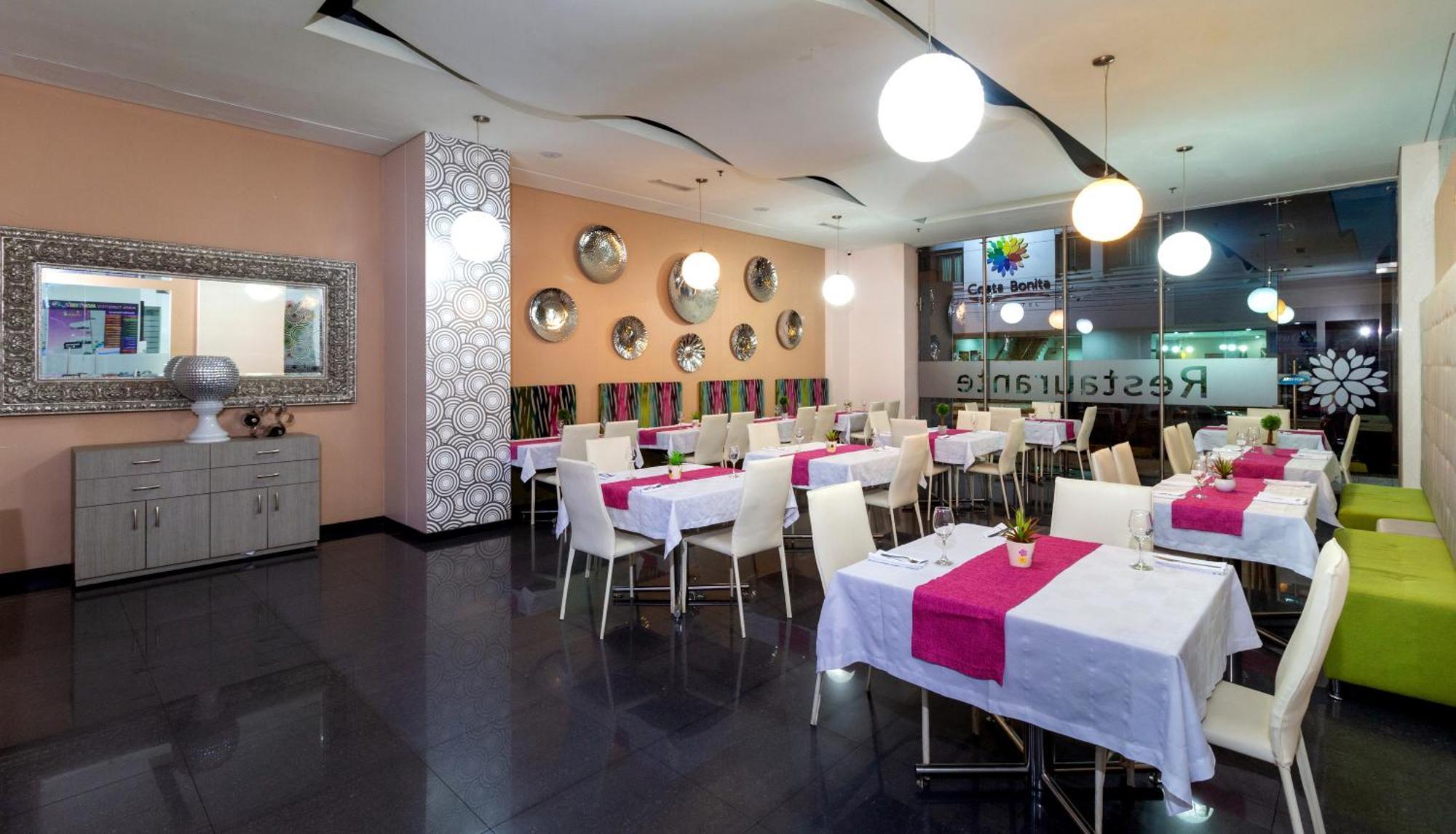 Hotel Baroca Monteria Bagian luar foto