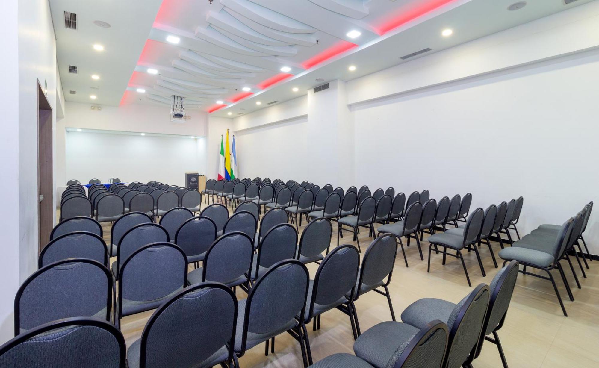 Hotel Baroca Monteria Bagian luar foto