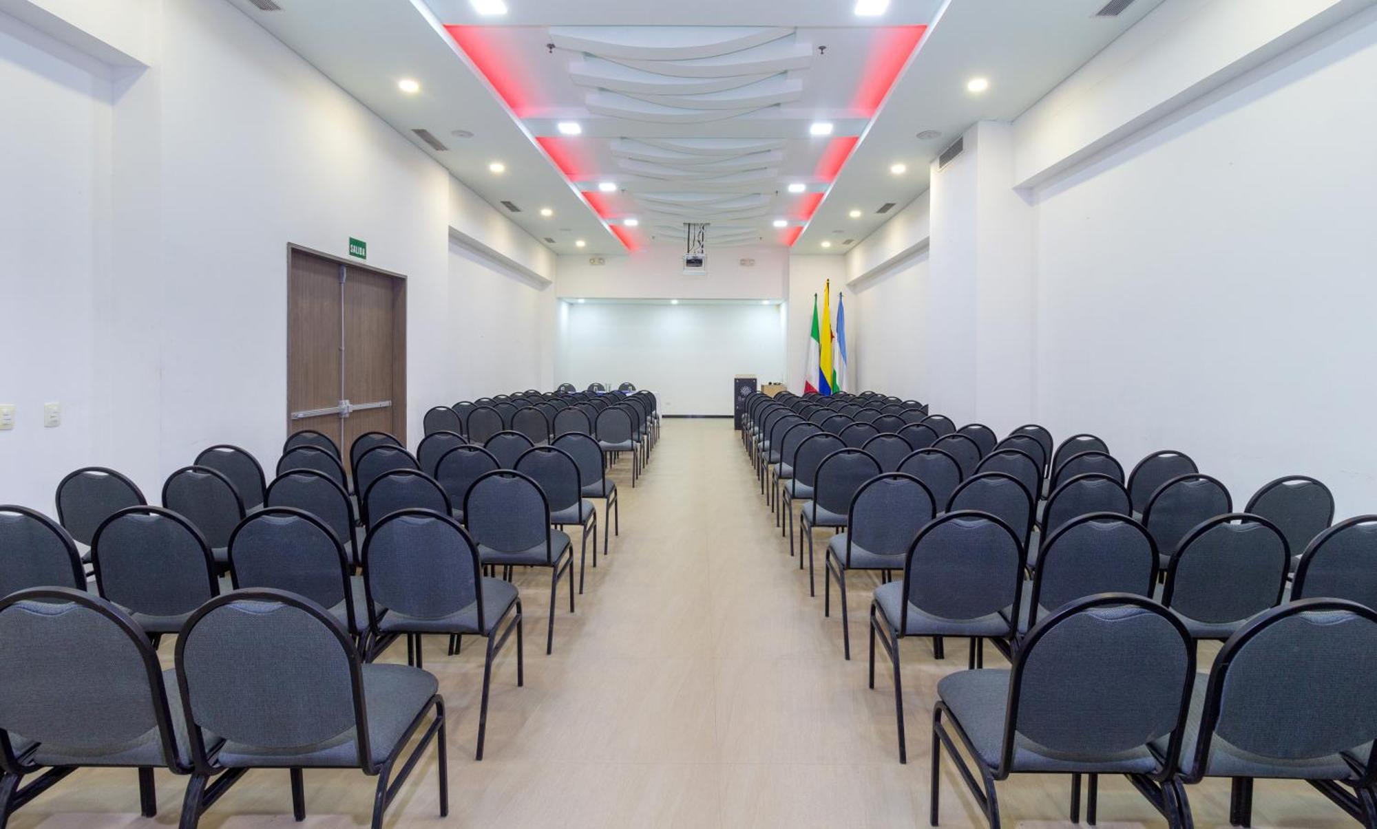 Hotel Baroca Monteria Bagian luar foto