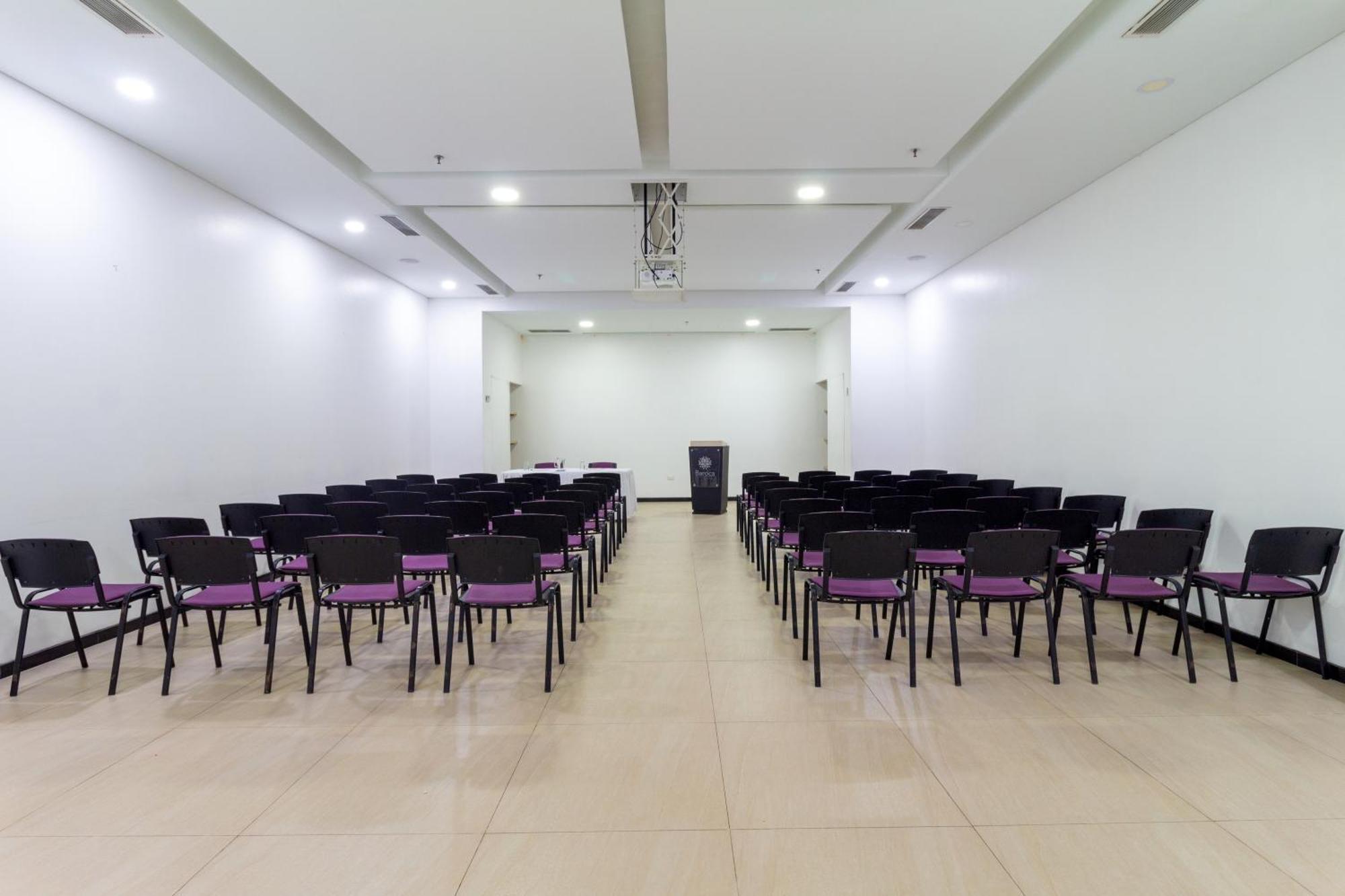 Hotel Baroca Monteria Bagian luar foto